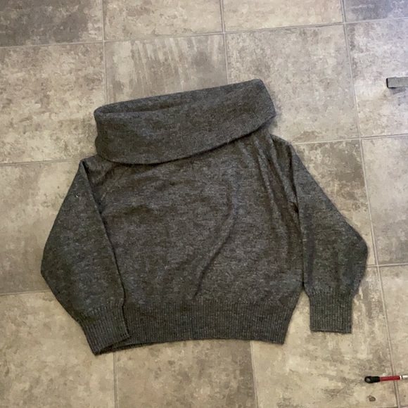 Brand new off shoulder sweater - Picture 3 of 5